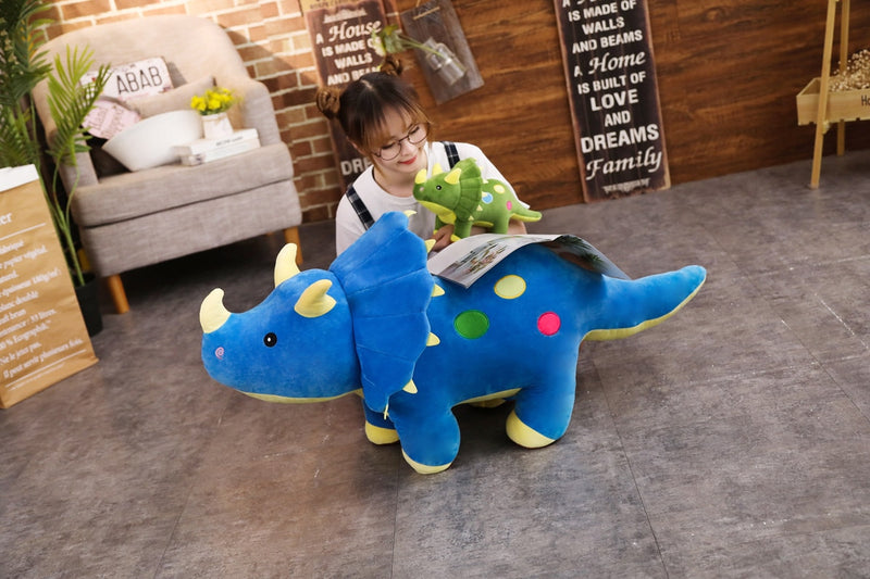 Grande Dinossauro Triceratops de Pelúcia - 50%OFF